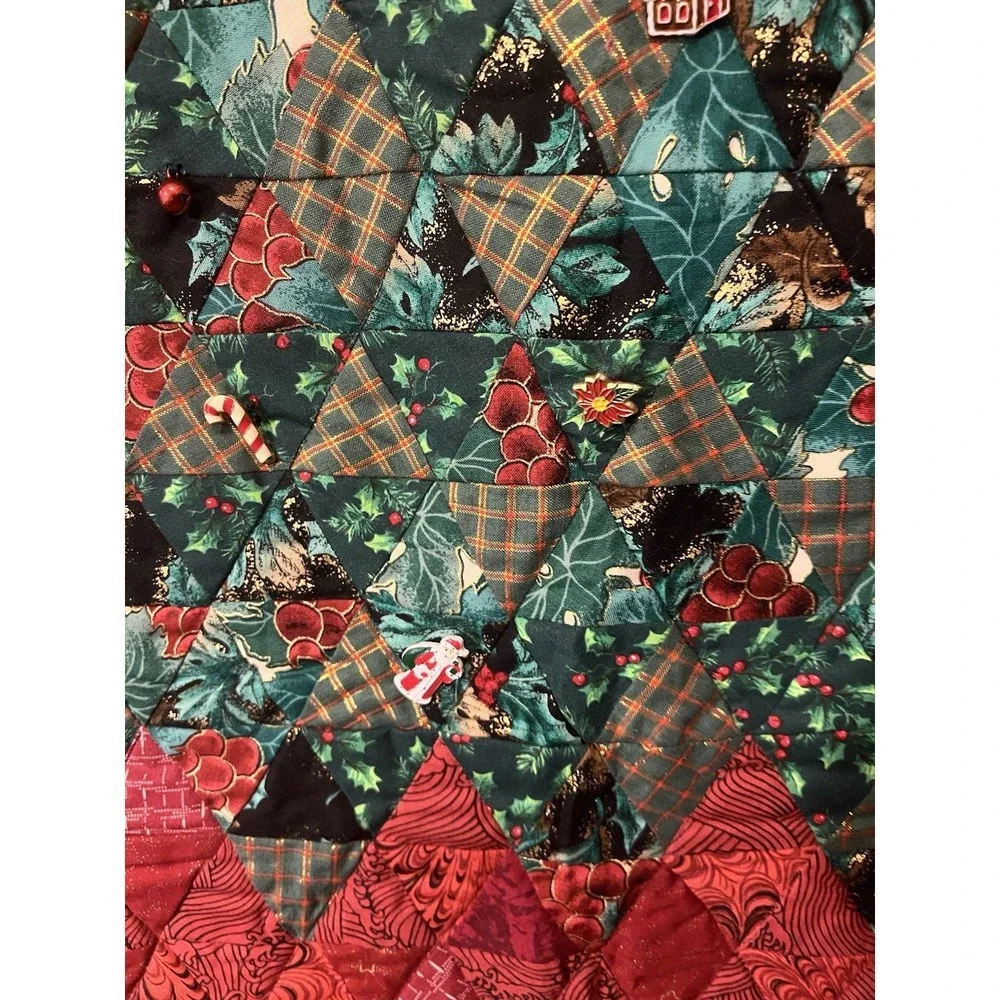 Handmade Quilted Christmas Tree Wall Hanging Novelty Buttons Decor 27‎ x 31 Inch